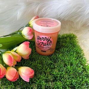 Pink By Victoria’s Secret BERRY BODY CARE
 Scrub